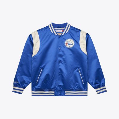 Mitchell & Ness NBA Retro Roots Lightweight Satin Jacket Philadelphia 76ers - Modra - Jakna Mitchell & Ness NBA Retro Roots Lightweight Satin Jacket Philadelphia 76ers - Modra - Jakna